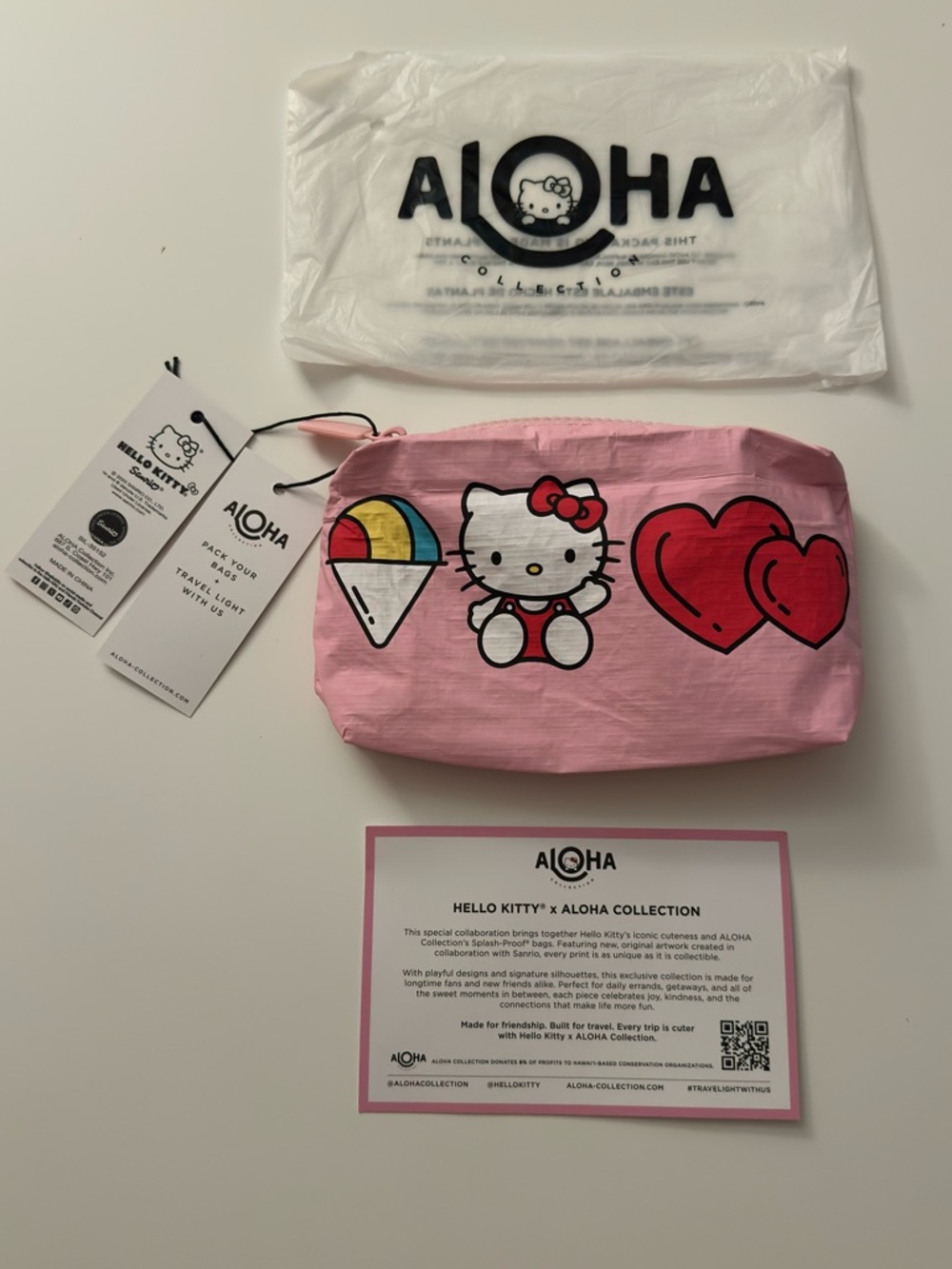 Hello Kitty x Aloha Collection Pink Travel Cosmetics Pouch Hawaii New Limited